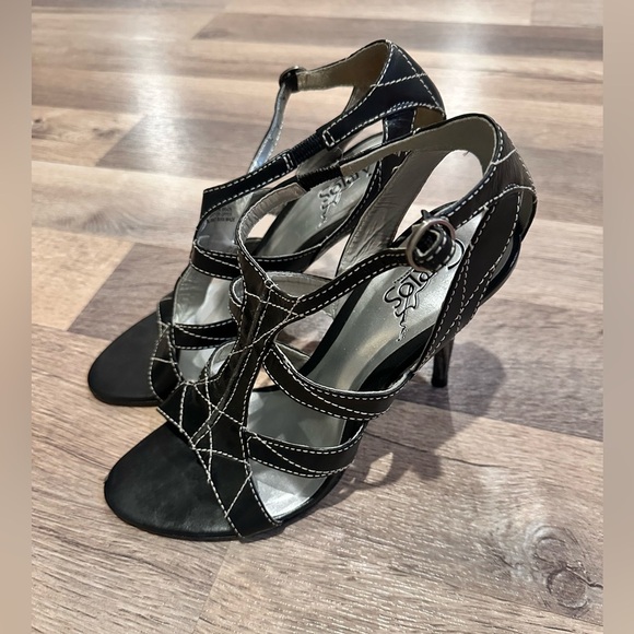 Black Strappy Women's Sandals By Carlos Santana - Picture 1 of 5
